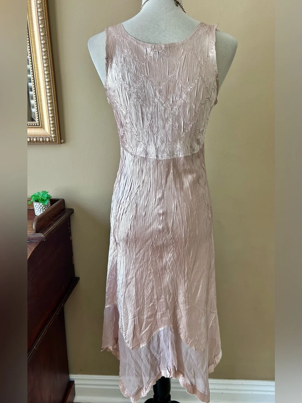 Komarov Embellished Empire Waist Crinkle Satin Dress Blush Pink Size Medium